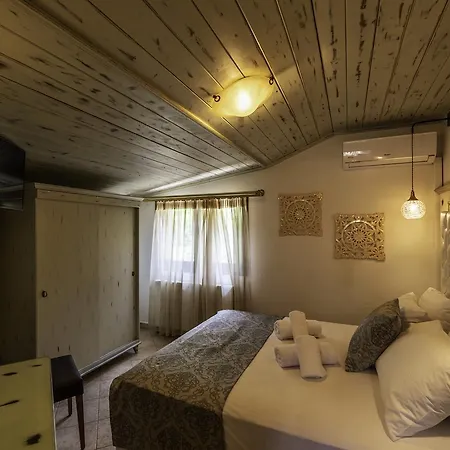 Hera * Skala Potamias