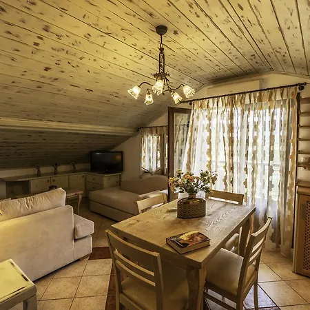 Hera Apartmanhotel
